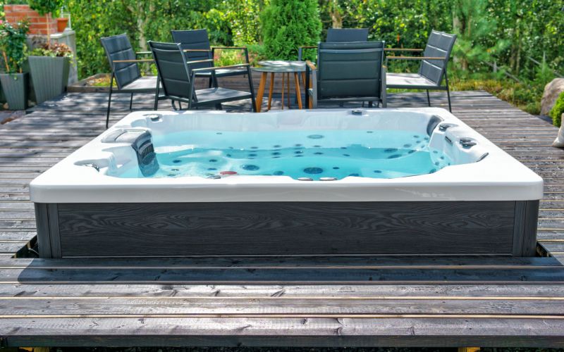 Modern Hot Tub Design